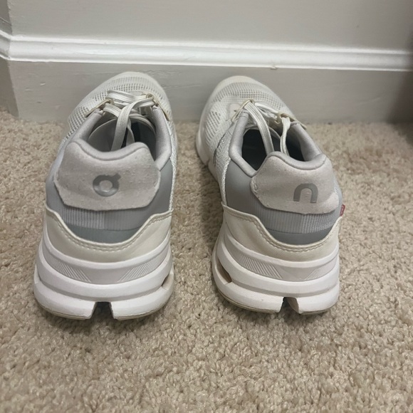 ON Women's Cloudrift White Athletic Shoes - Picture 4 of 6